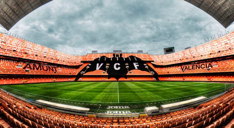 visit valencia football stadium