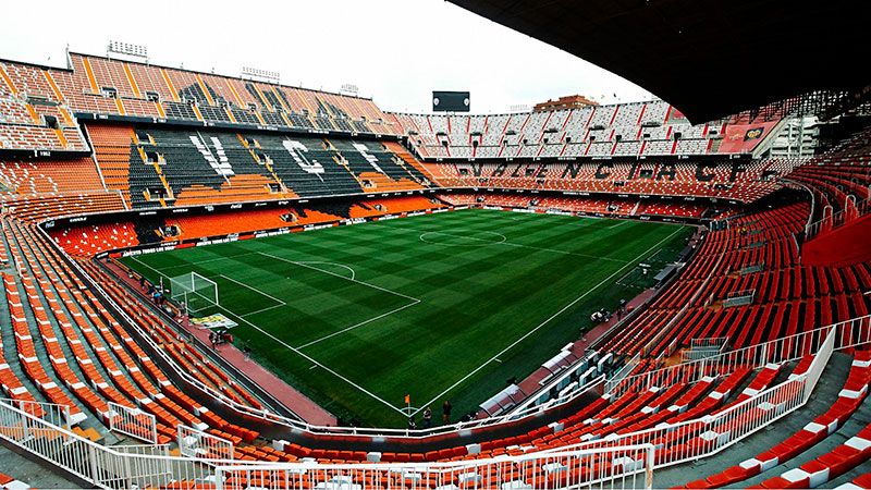 visit valencia football stadium